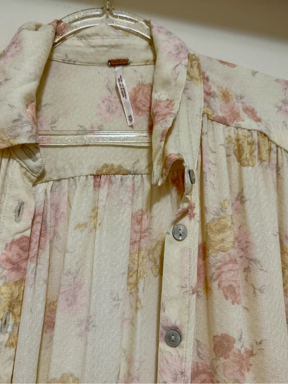 Free People Floral Tie-Front Women's Blouse - Cream with Pink and Tan Roses